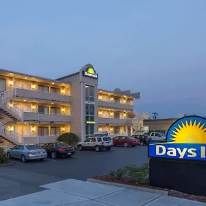 Days By Wyndham North Of Downtown United States